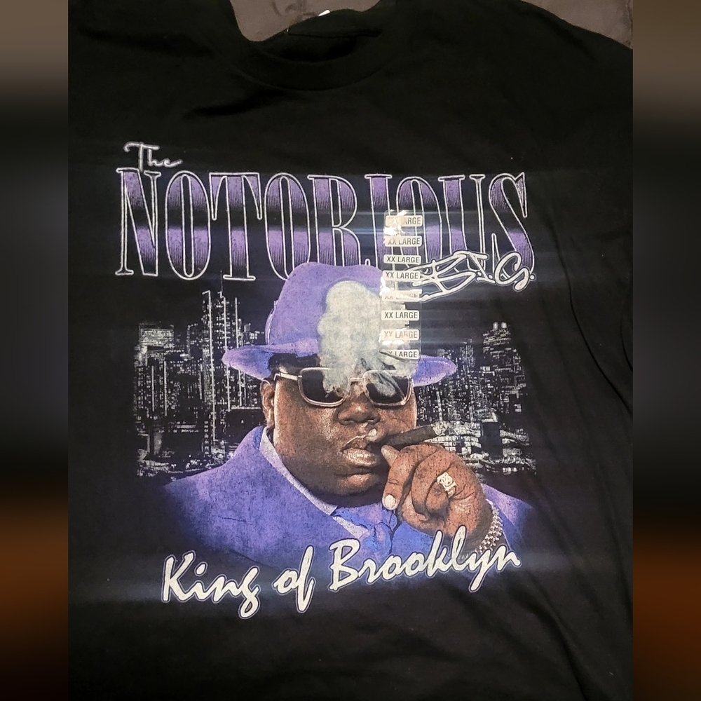 Notorious BIG Black and Purple Short Sleeve Tee with Cityscape Design.   B27